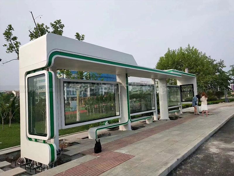 城市公交候車(chē)亭廠家現(xiàn)場(chǎng)安裝案例